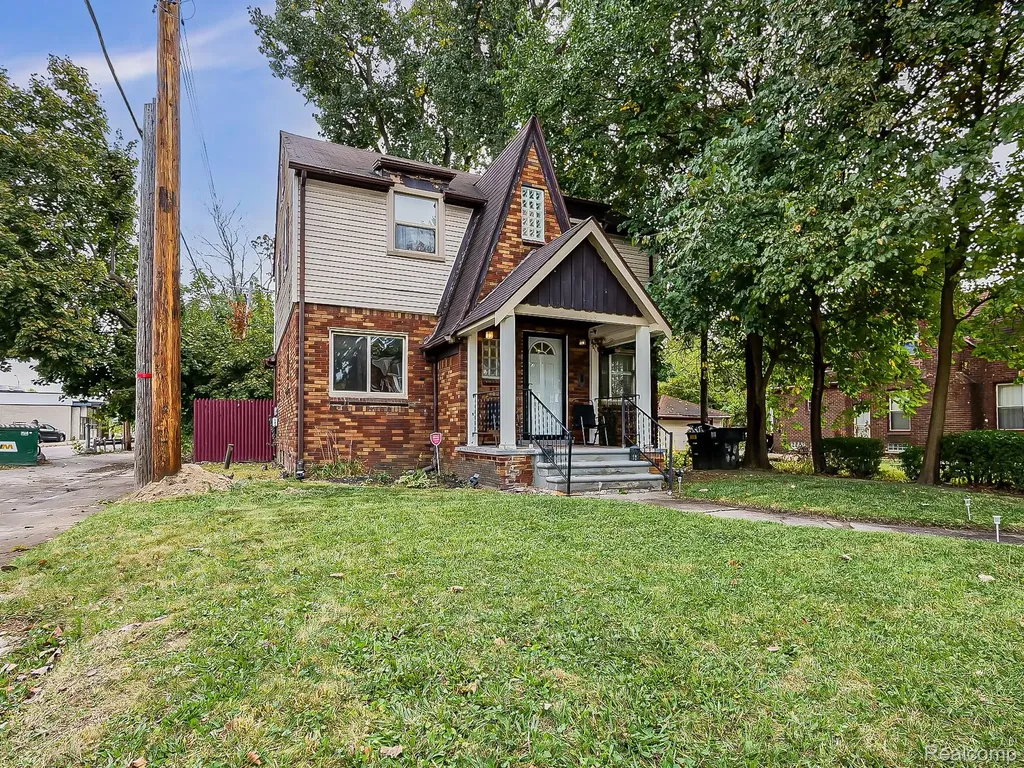 16888 Huntington Road Detroit City MI 48219