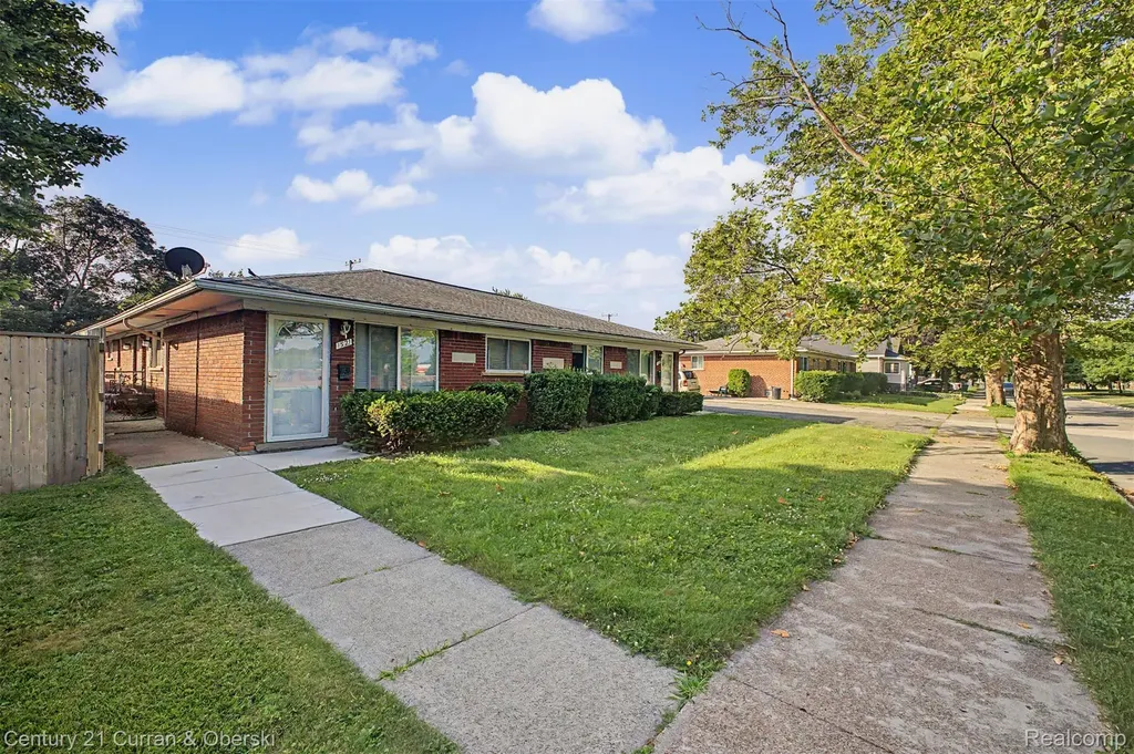 1521 Electric Avenue Lincoln Park City MI 48146
