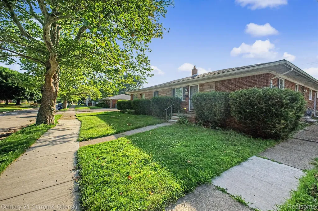 1521 Electric Avenue Lincoln Park City MI 48146