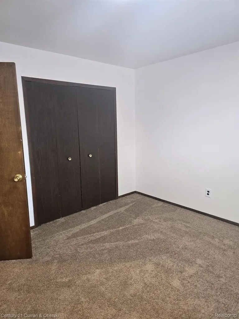 1870 Saint Johns Boulevard Lincoln Park City MI 48146