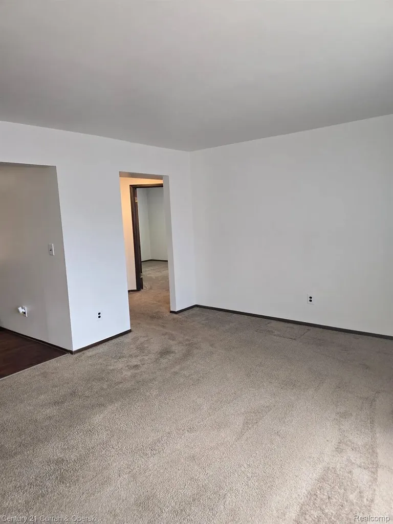 1870 Saint Johns Boulevard Lincoln Park City MI 48146