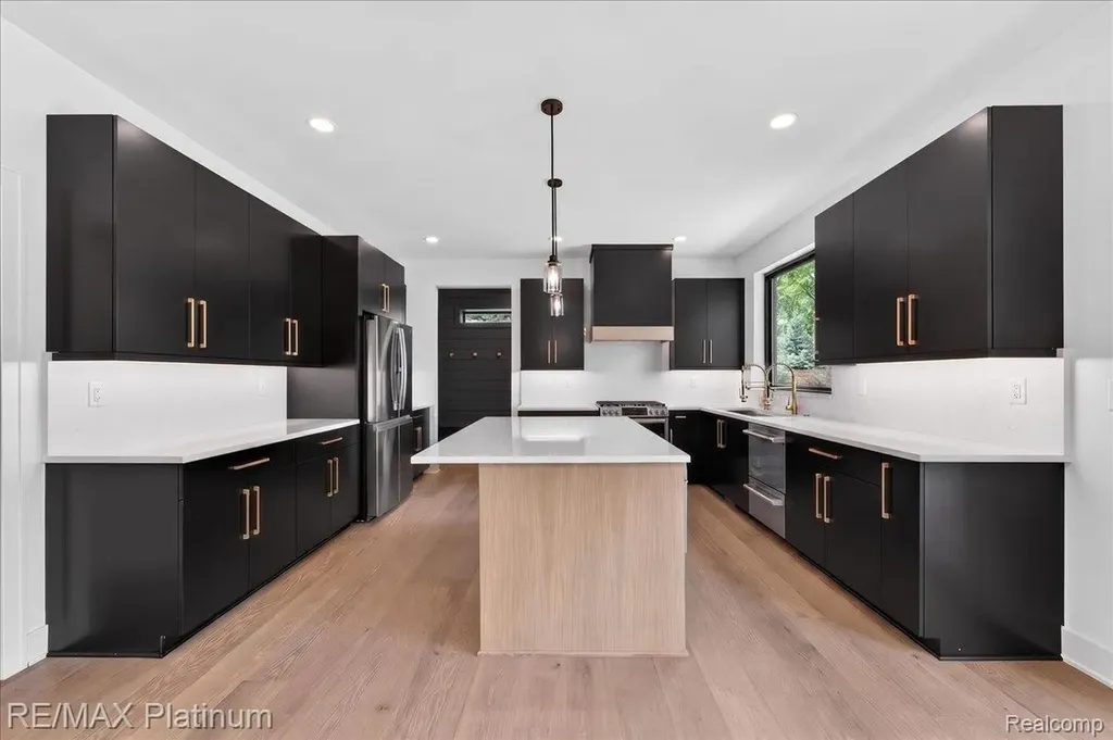 1309 Walloon Way Orion Charter Township MI 48360