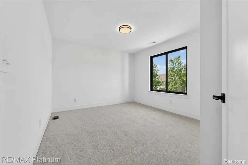 1309 Walloon Way Orion Charter Township MI 48360