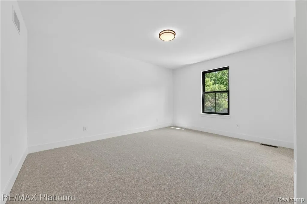 1309 Walloon Way Orion Charter Township MI 48360