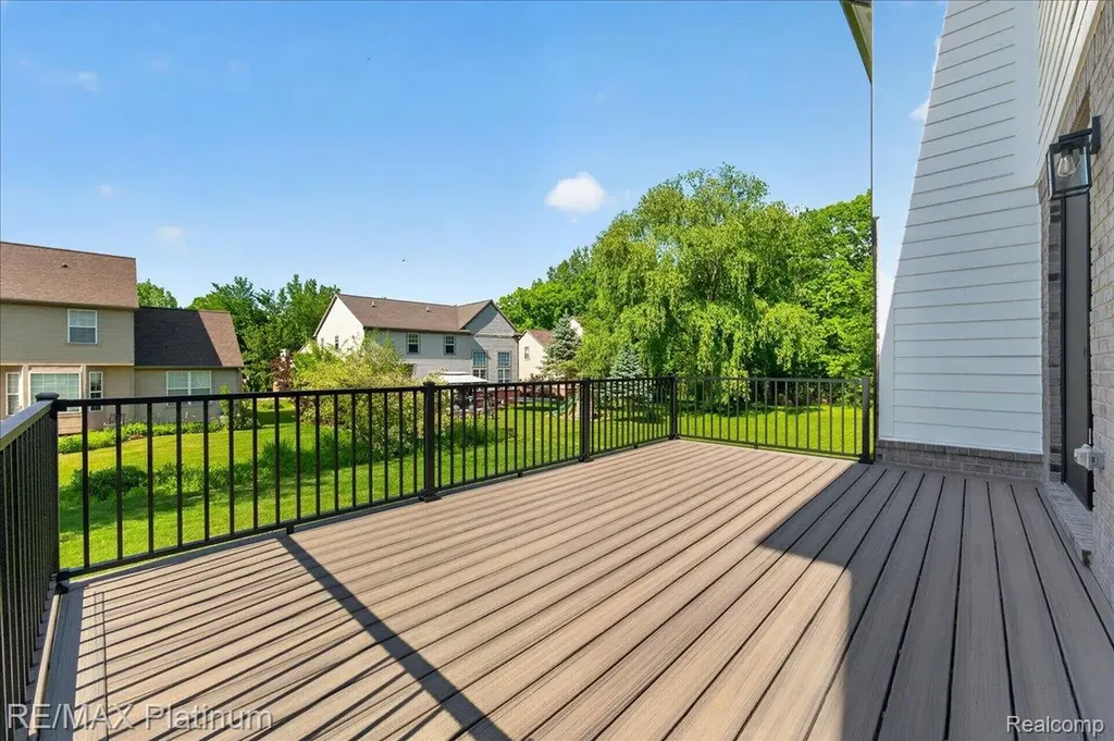 1309 Walloon Way Orion Charter Township MI 48360