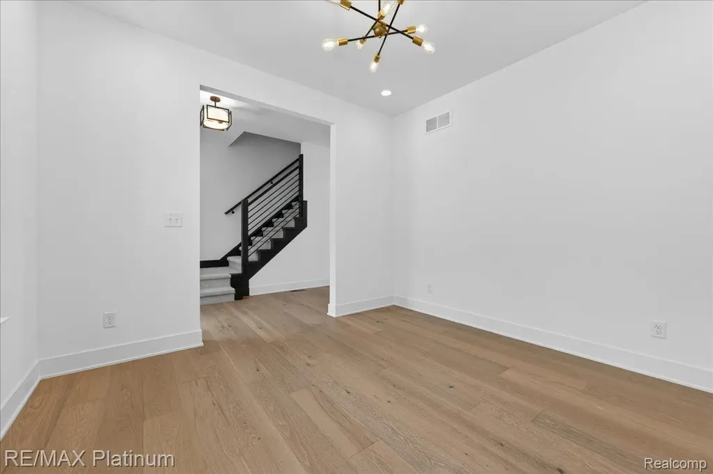 1309 Walloon Way Orion Charter Township MI 48360