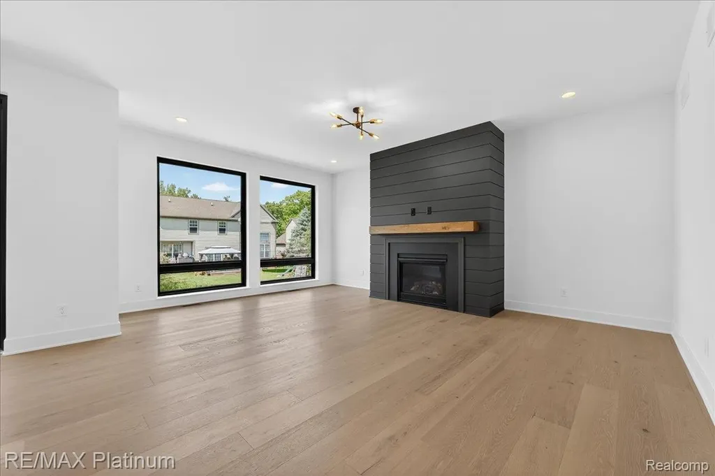 1309 Walloon Way Orion Charter Township MI 48360