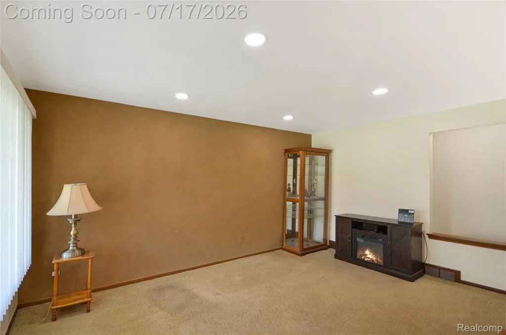 12437 De Grove Drive Sterling Heights City MI 48312
