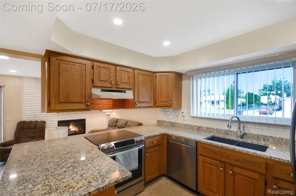12437 De Grove Drive Sterling Heights City MI 48312