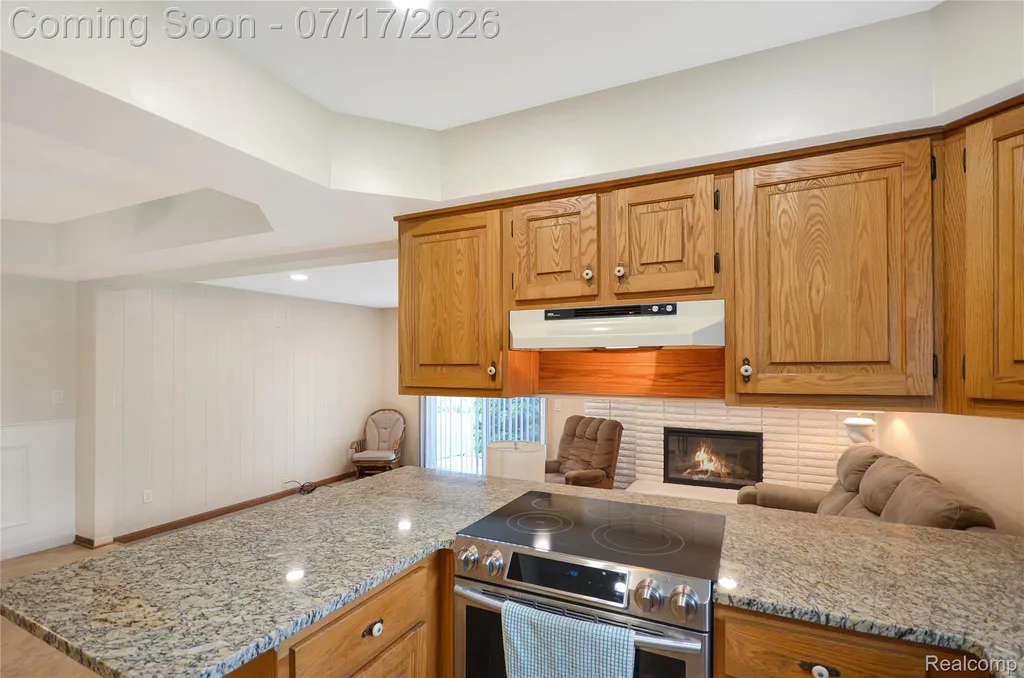 12437 De Grove Drive Sterling Heights City MI 48312