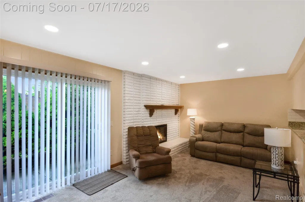 12437 De Grove Drive Sterling Heights City MI 48312