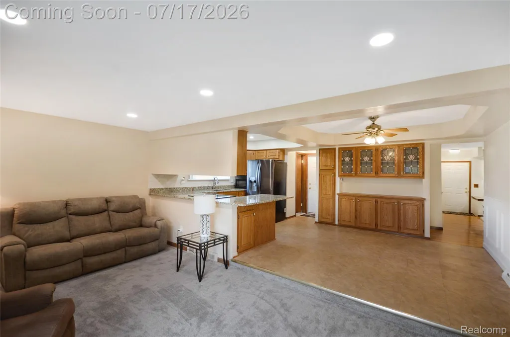 12437 De Grove Drive Sterling Heights City MI 48312