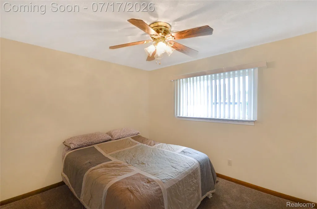 12437 De Grove Drive Sterling Heights City MI 48312