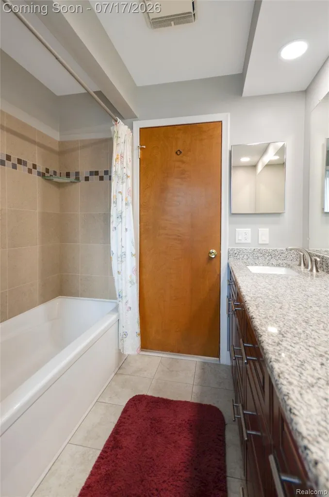 12437 De Grove Drive Sterling Heights City MI 48312