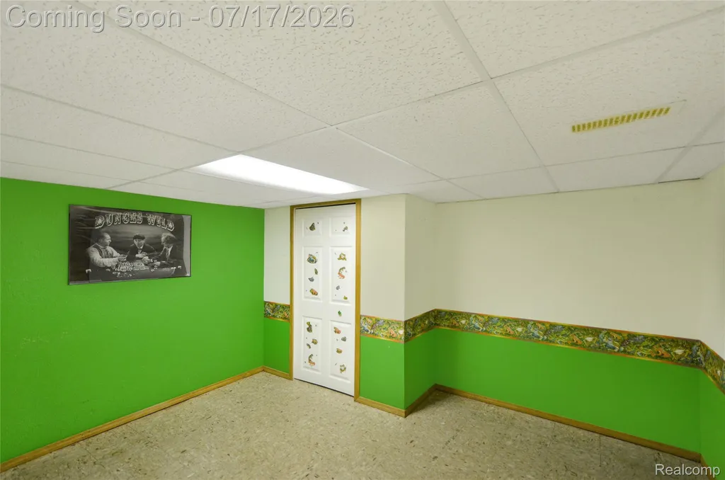 12437 De Grove Drive Sterling Heights City MI 48312