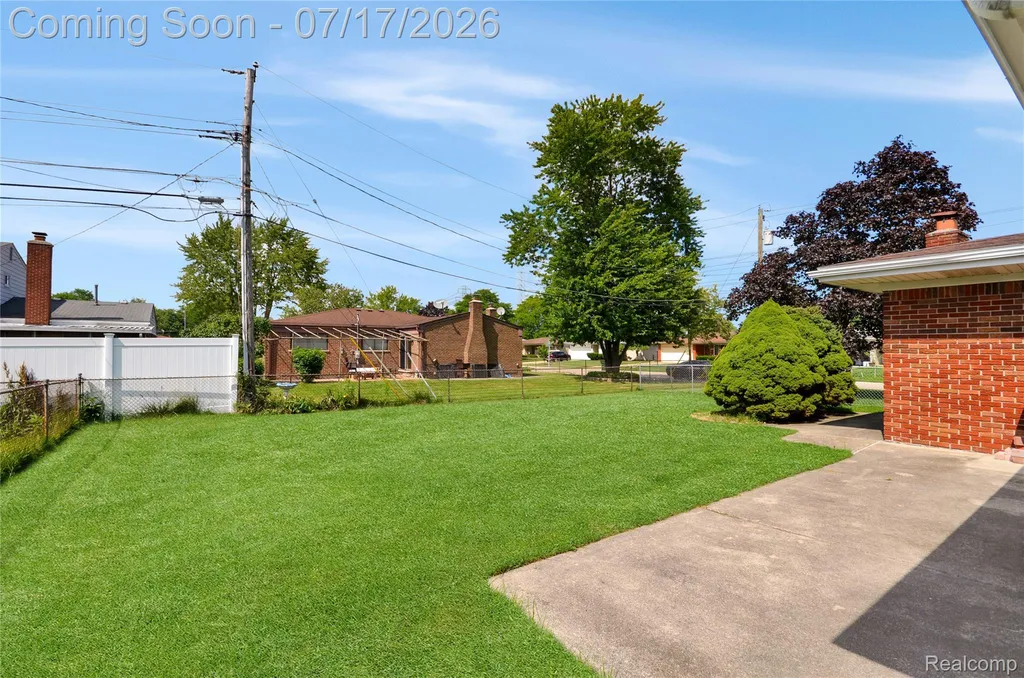 12437 De Grove Drive Sterling Heights City MI 48312