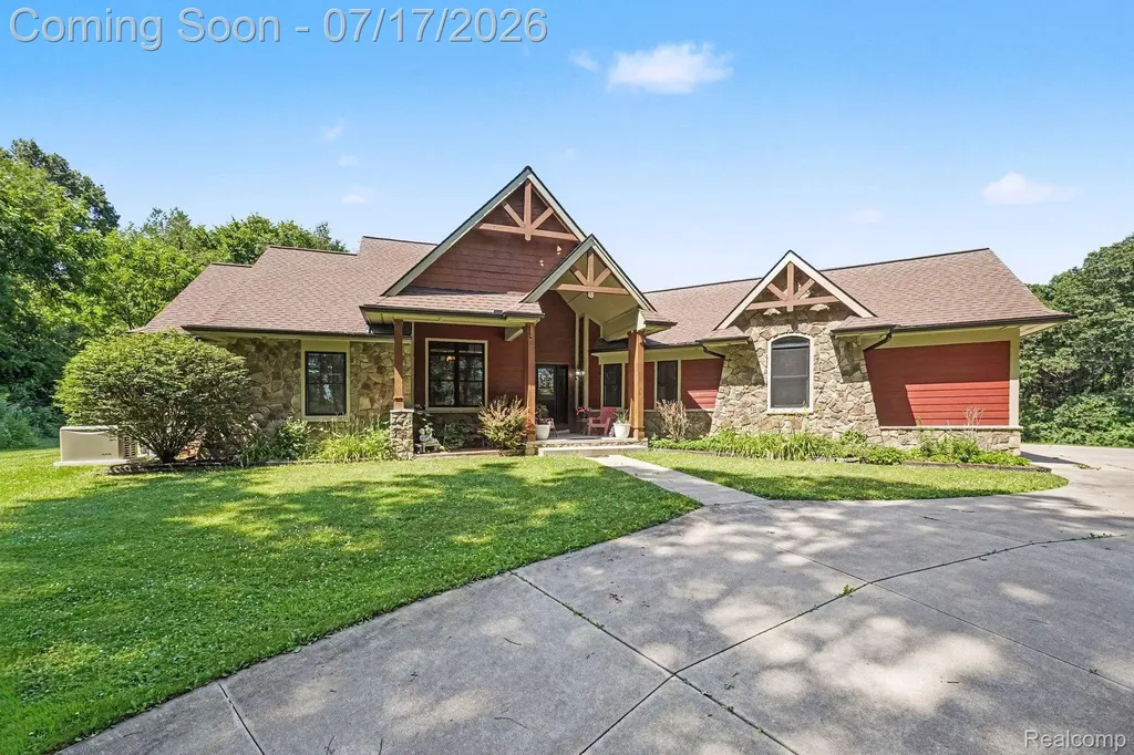2250 E Coon Lake Trail Genoa Township MI 48843
