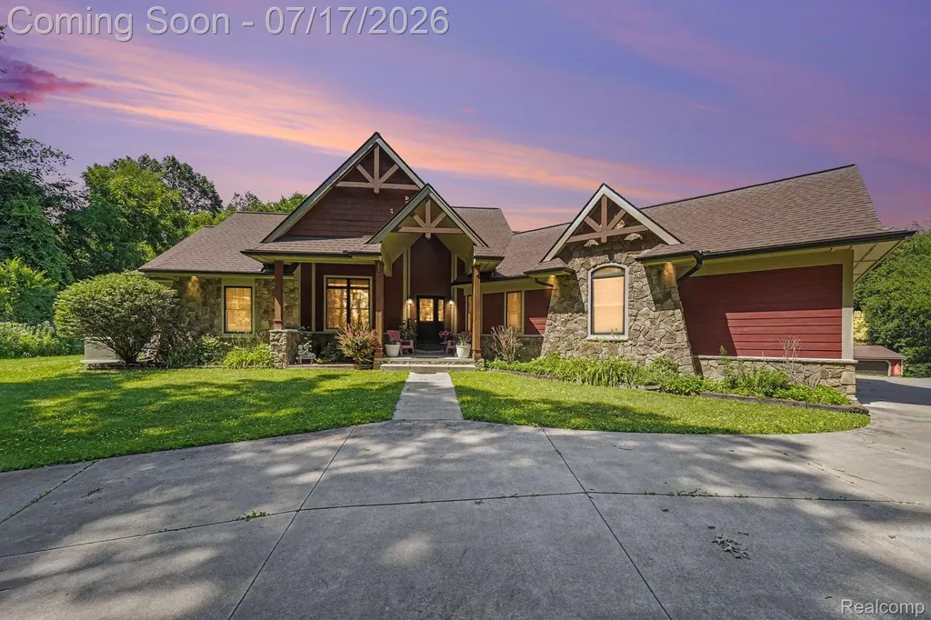 2250 E Coon Lake Trail Genoa Township MI 48843