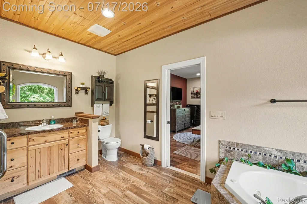 2250 E Coon Lake Trail Genoa Township MI 48843