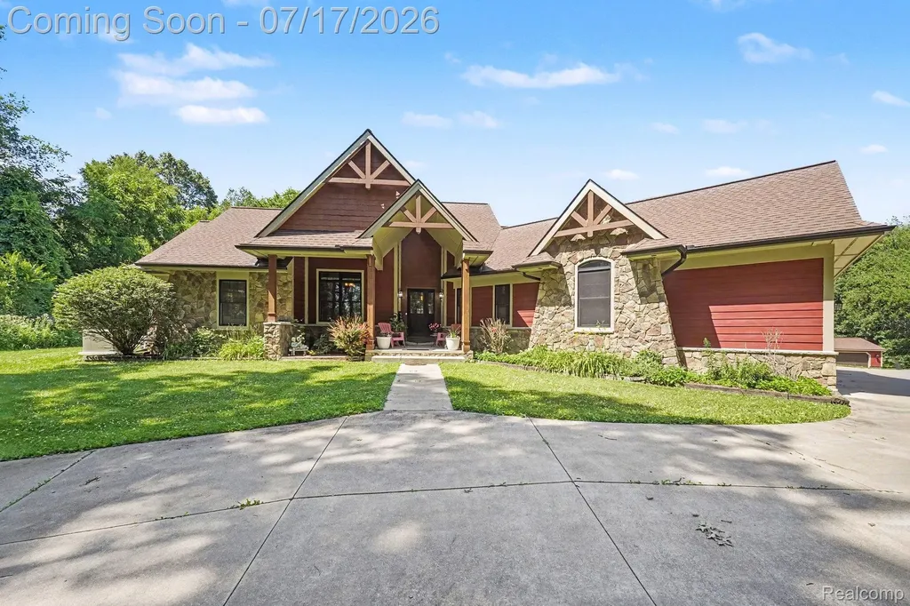 2250 E Coon Lake Trail Genoa Township MI 48843