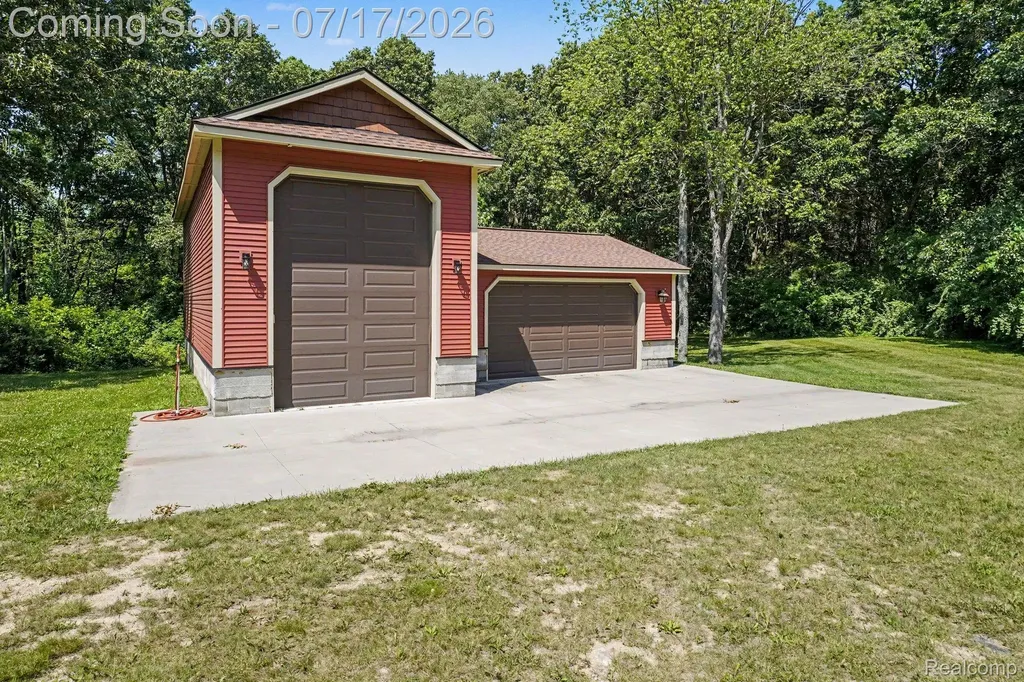 2250 E Coon Lake Trail Genoa Township MI 48843