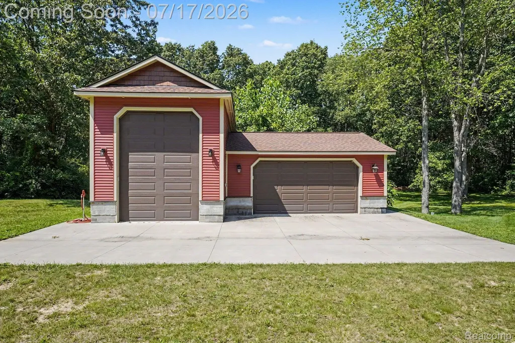 2250 E Coon Lake Trail Genoa Township MI 48843