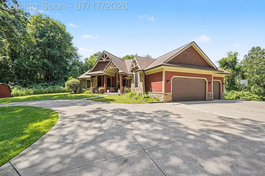 2250 E Coon Lake Trail Genoa Township MI 48843