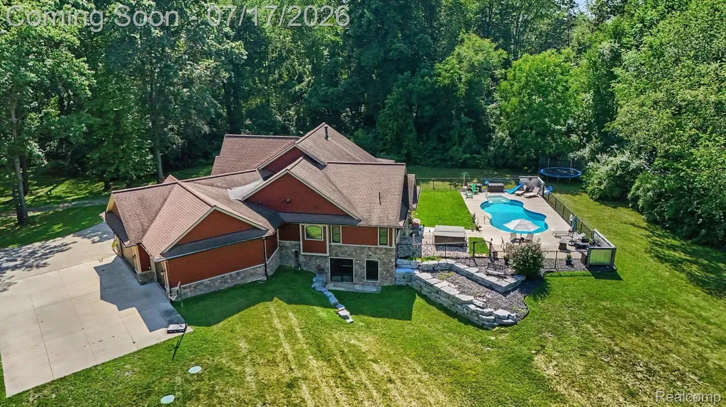 2250 E Coon Lake Trail Genoa Township MI 48843