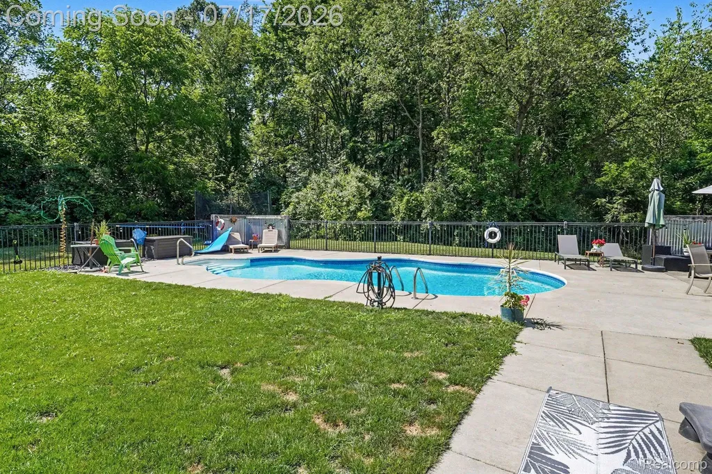2250 E Coon Lake Trail Genoa Township MI 48843