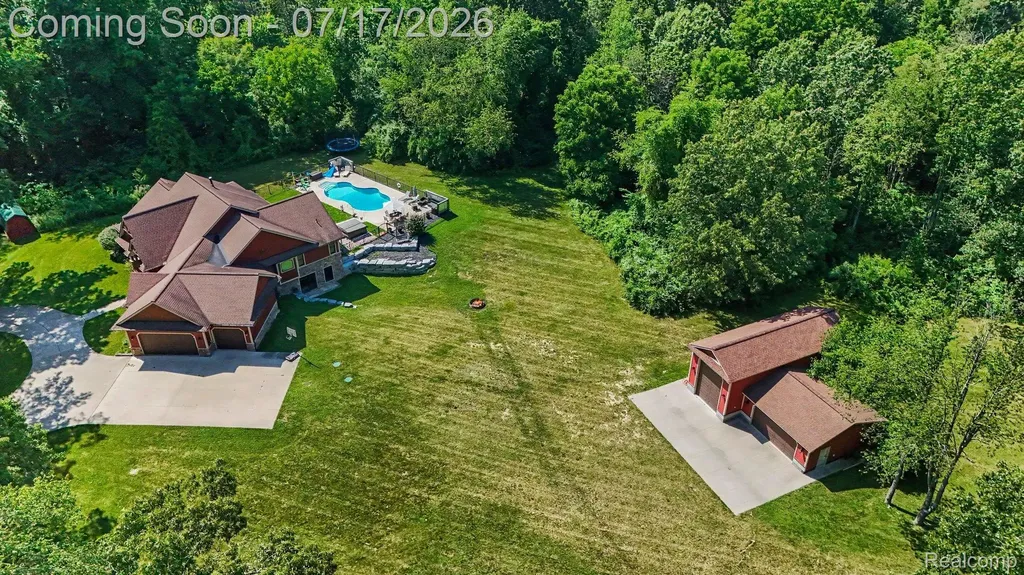 2250 E Coon Lake Trail Genoa Township MI 48843
