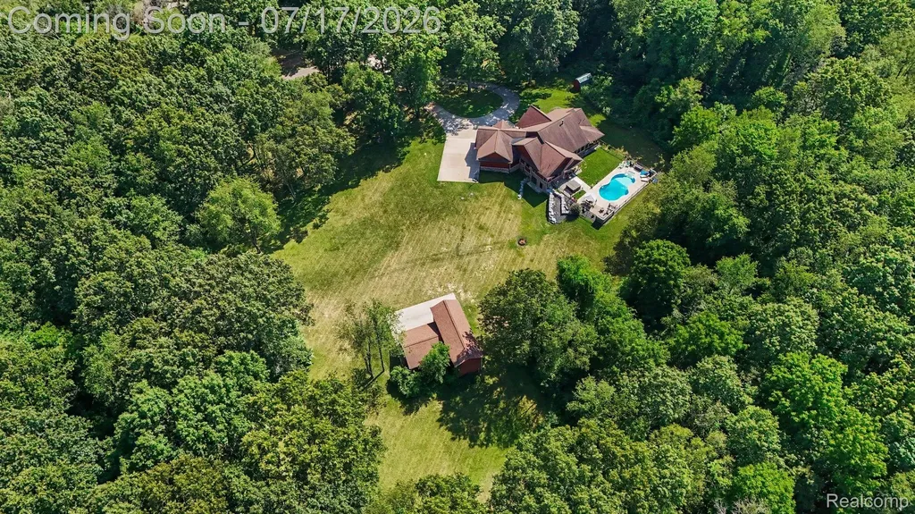 2250 E Coon Lake Trail Genoa Township MI 48843