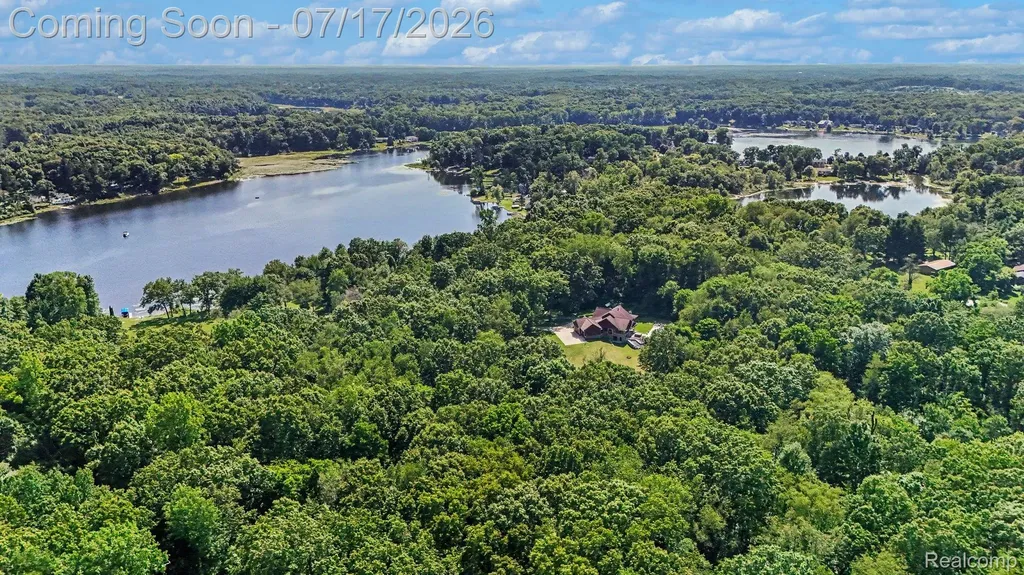 2250 E Coon Lake Trail Genoa Township MI 48843