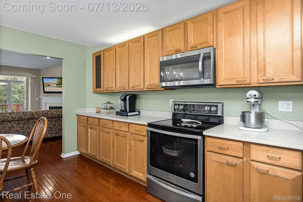 8206 Timber Trail White Lake Charter Township MI 48386