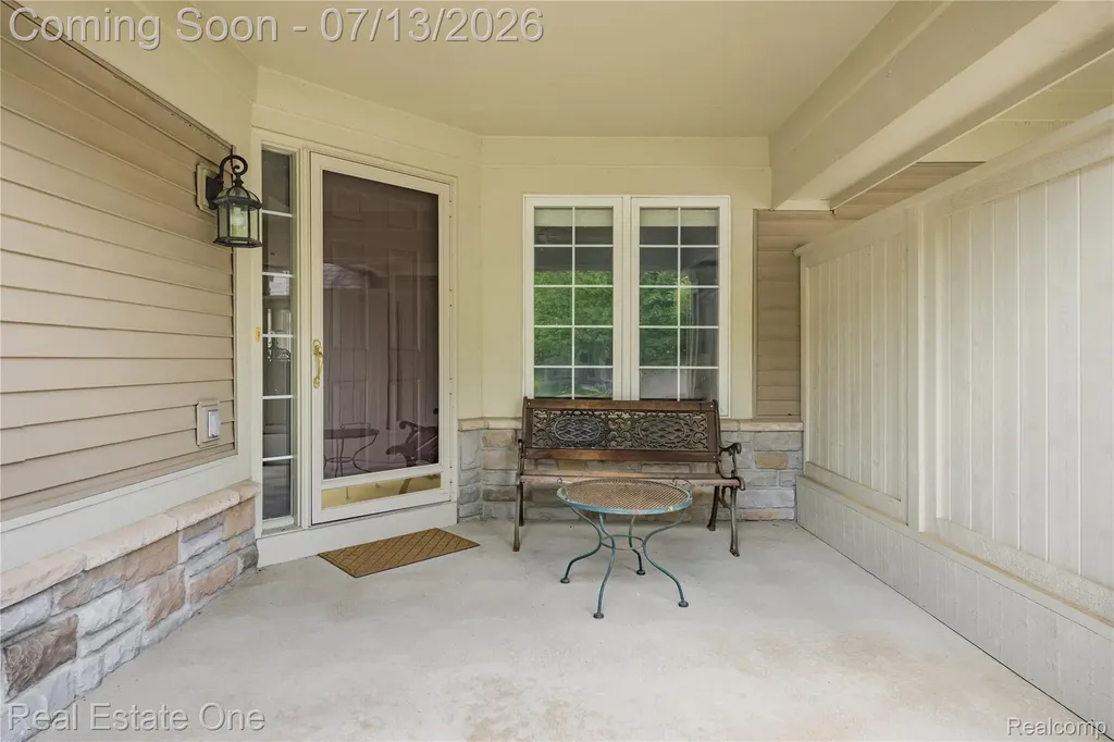 8206 Timber Trail White Lake Charter Township MI 48386