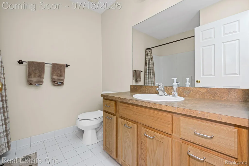 8206 Timber Trail White Lake Charter Township MI 48386