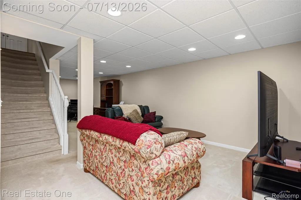 8206 Timber Trail White Lake Charter Township MI 48386