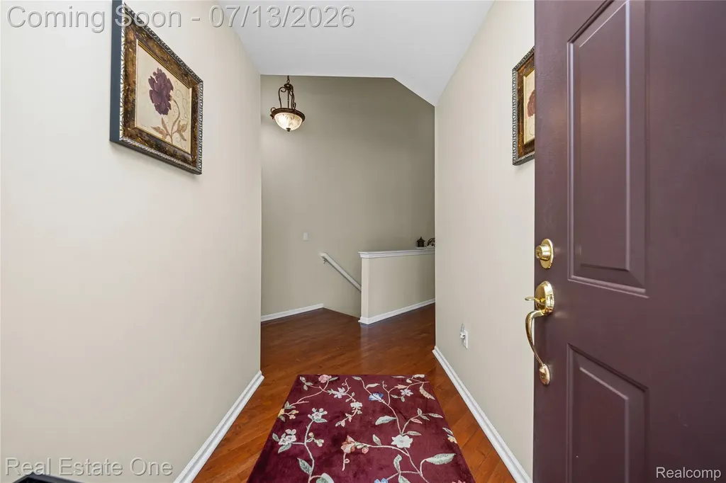 8206 Timber Trail White Lake Charter Township MI 48386