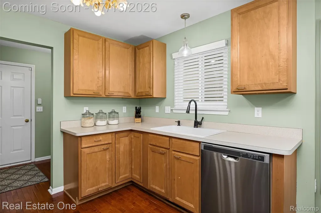 8206 Timber Trail White Lake Charter Township MI 48386