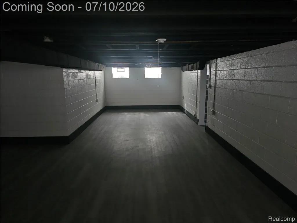 23091 Sussex Street Oak Park City MI 48237