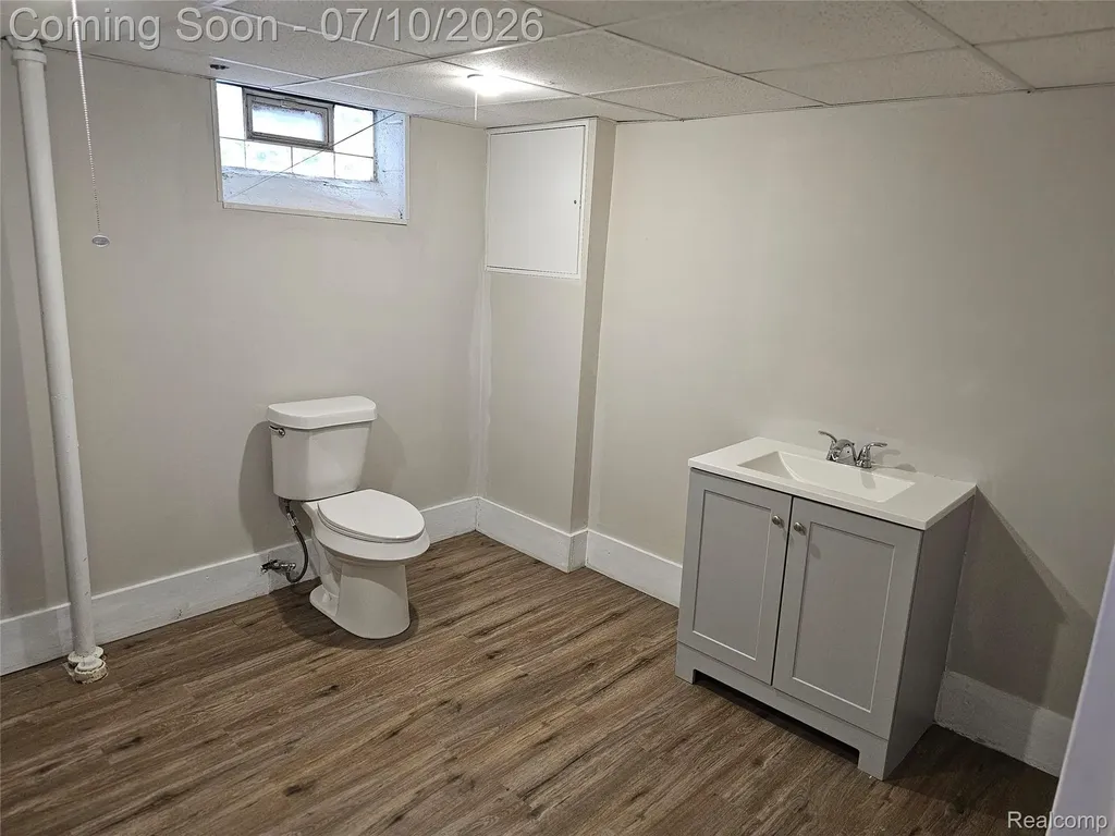 23091 Sussex Street Oak Park City MI 48237