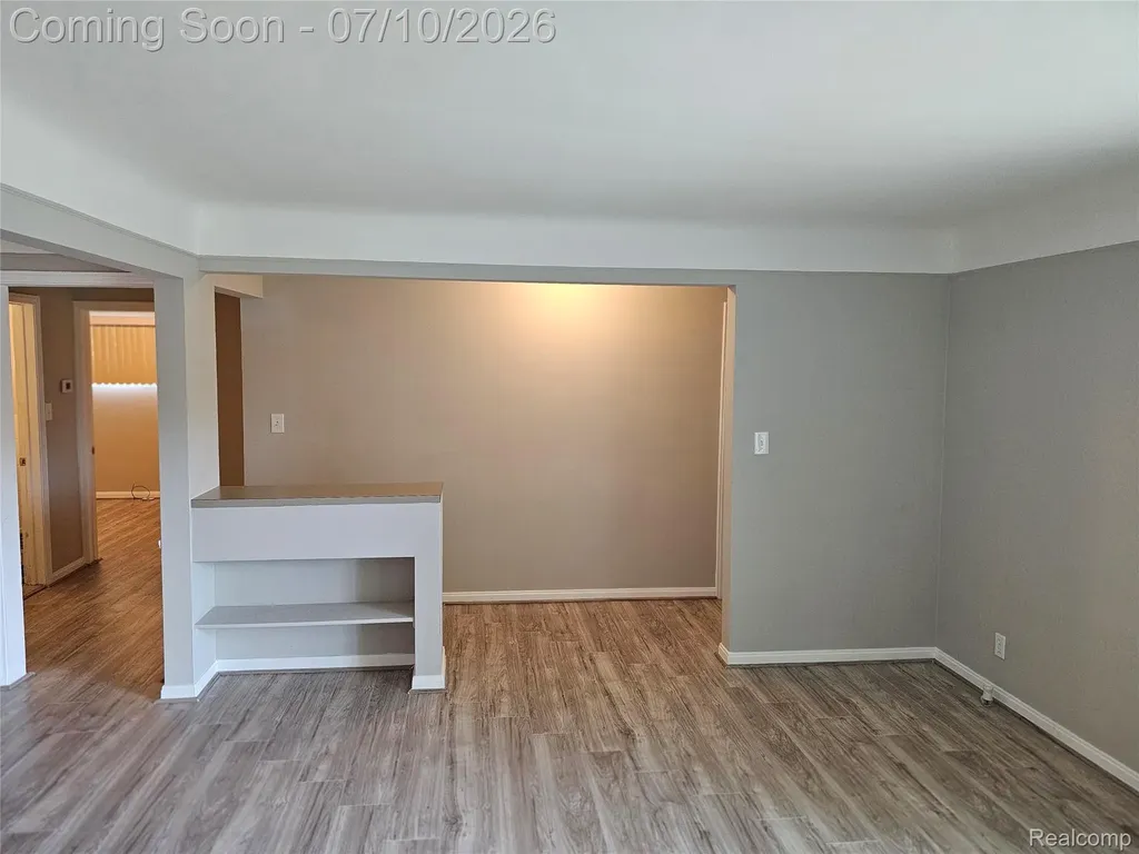 23091 Sussex Street Oak Park City MI 48237