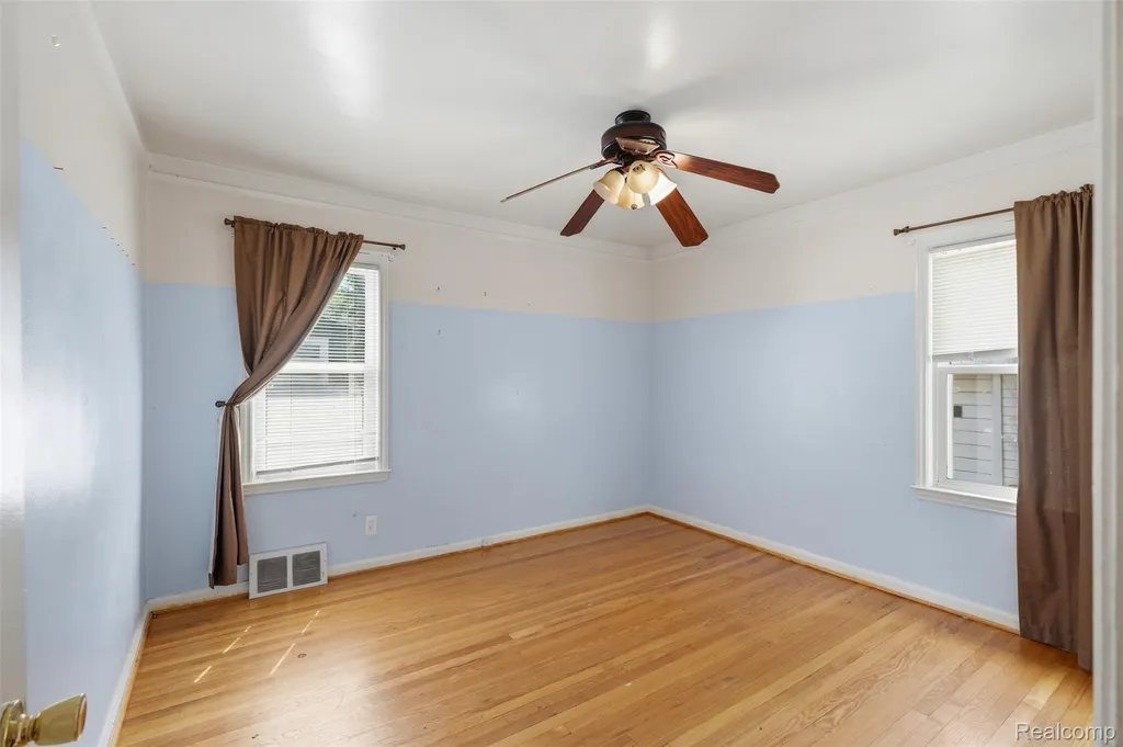 1427 Pearson Street Ferndale City MI 48220