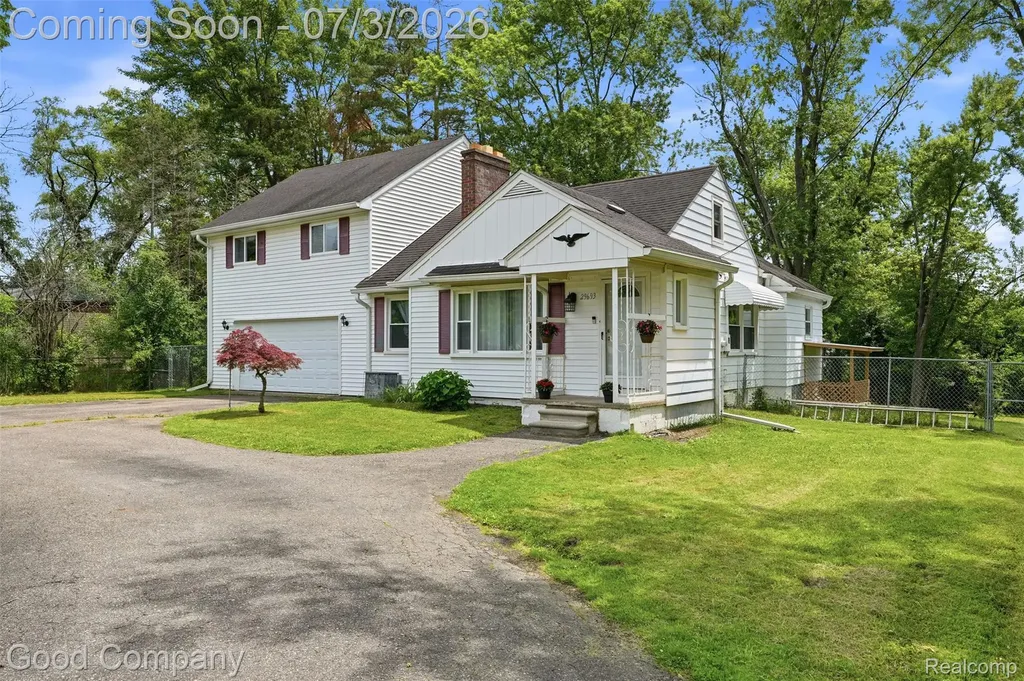 29693 Medbury Street Farmington Hills City MI 48336