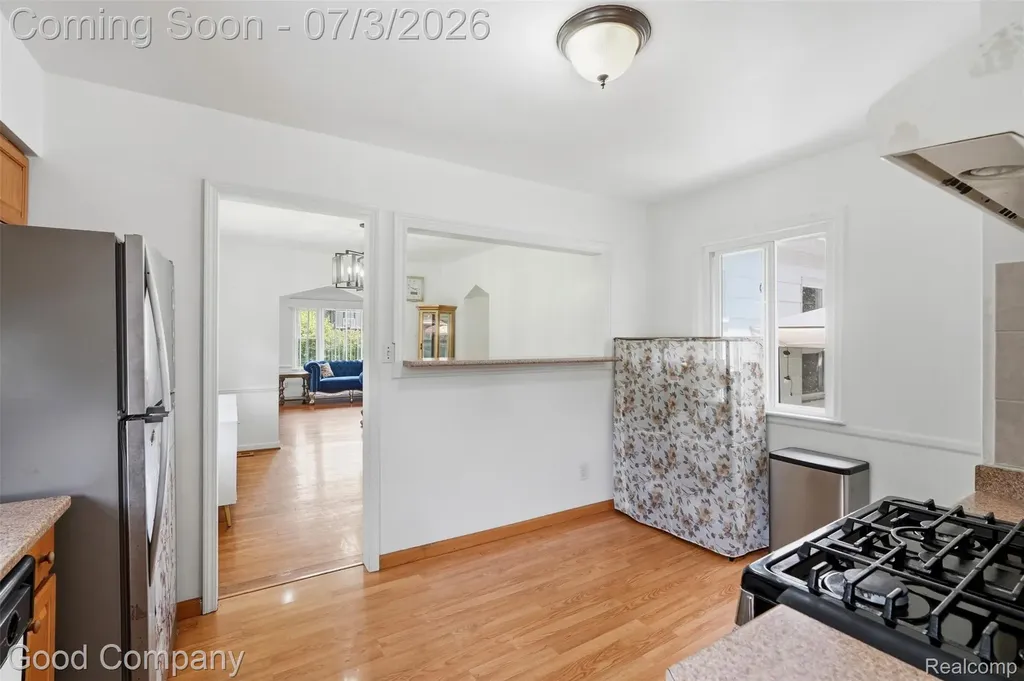 29693 Medbury Street Farmington Hills City MI 48336