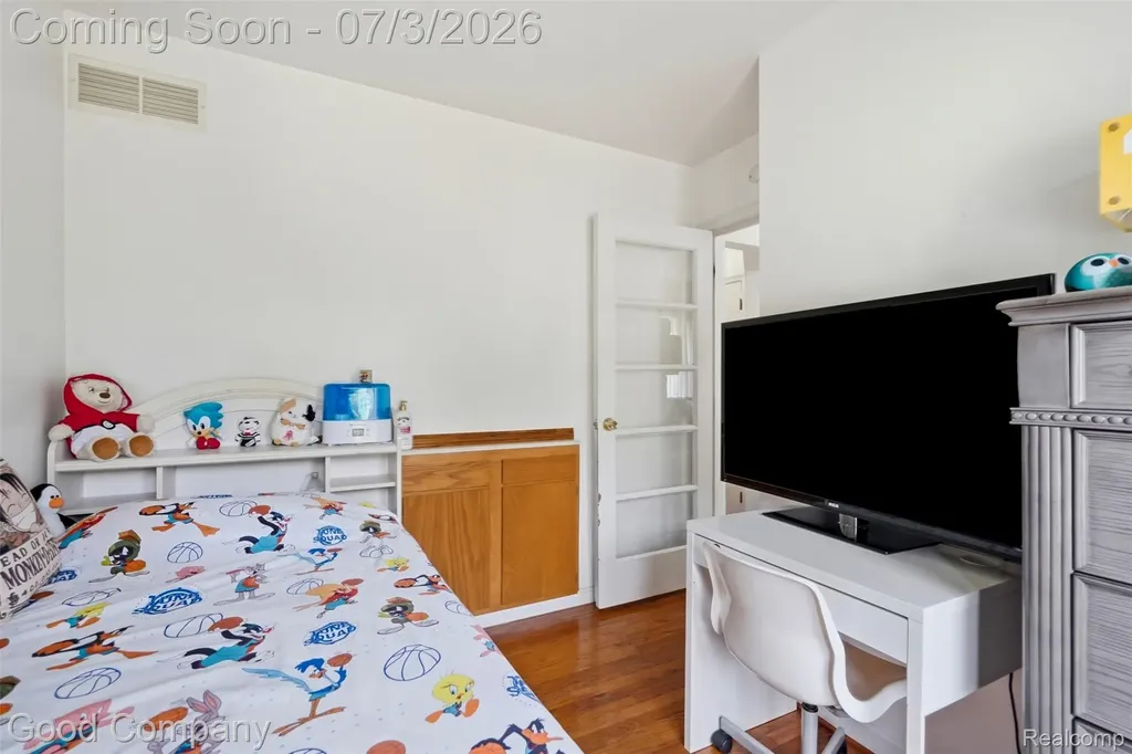 29693 Medbury Street Farmington Hills City MI 48336