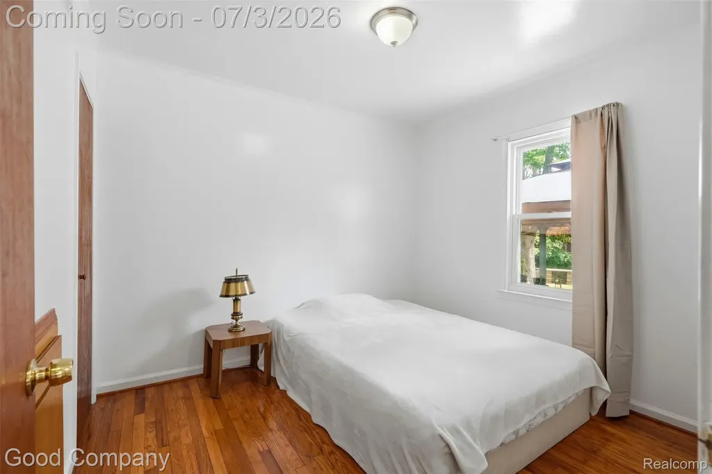 29693 Medbury Street Farmington Hills City MI 48336