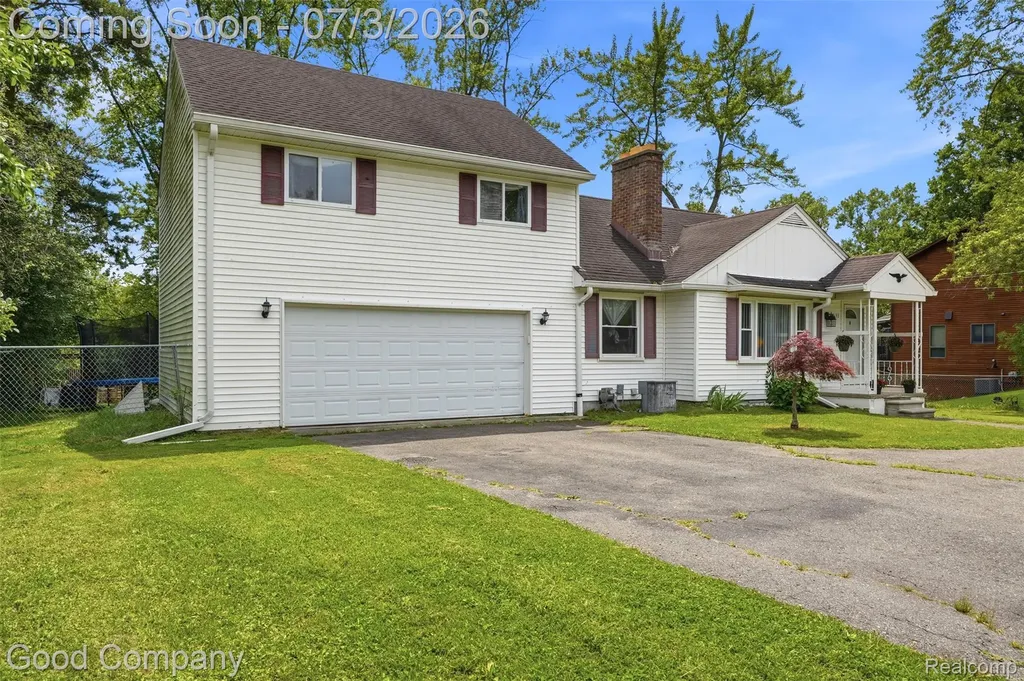 29693 Medbury Street Farmington Hills City MI 48336