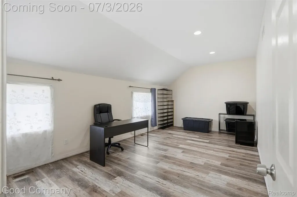 29693 Medbury Street Farmington Hills City MI 48336