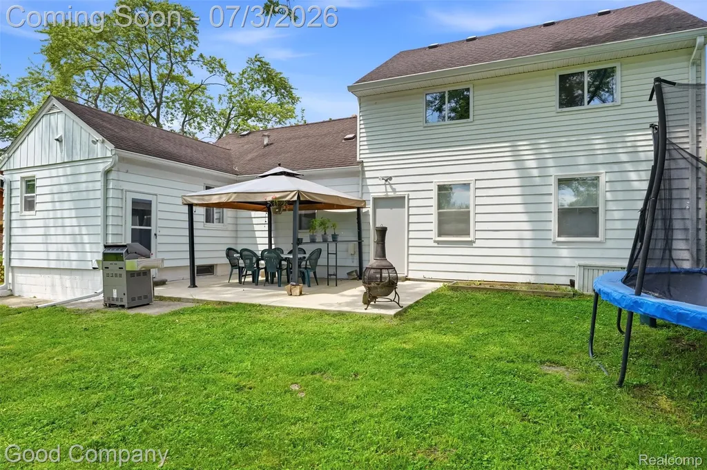 29693 Medbury Street Farmington Hills City MI 48336