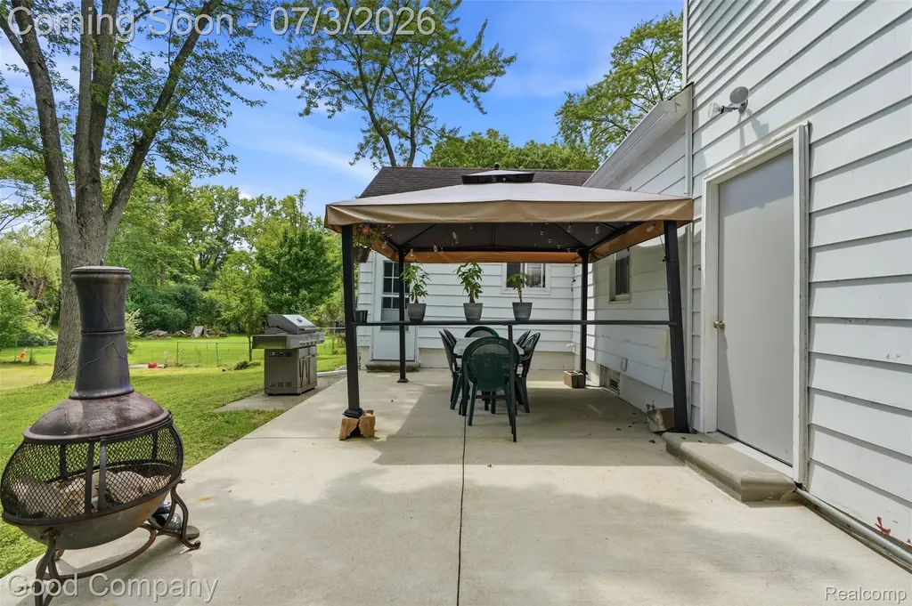 29693 Medbury Street Farmington Hills City MI 48336